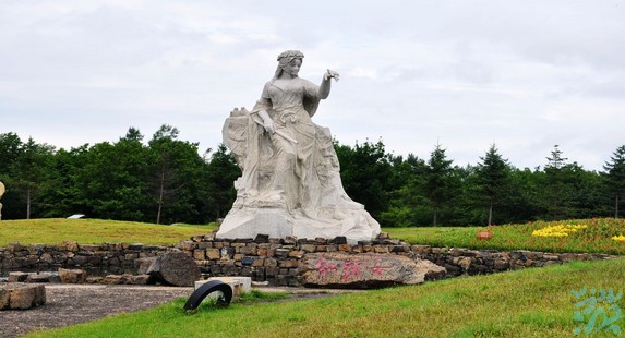 �������羰������Ů�Ļ�԰